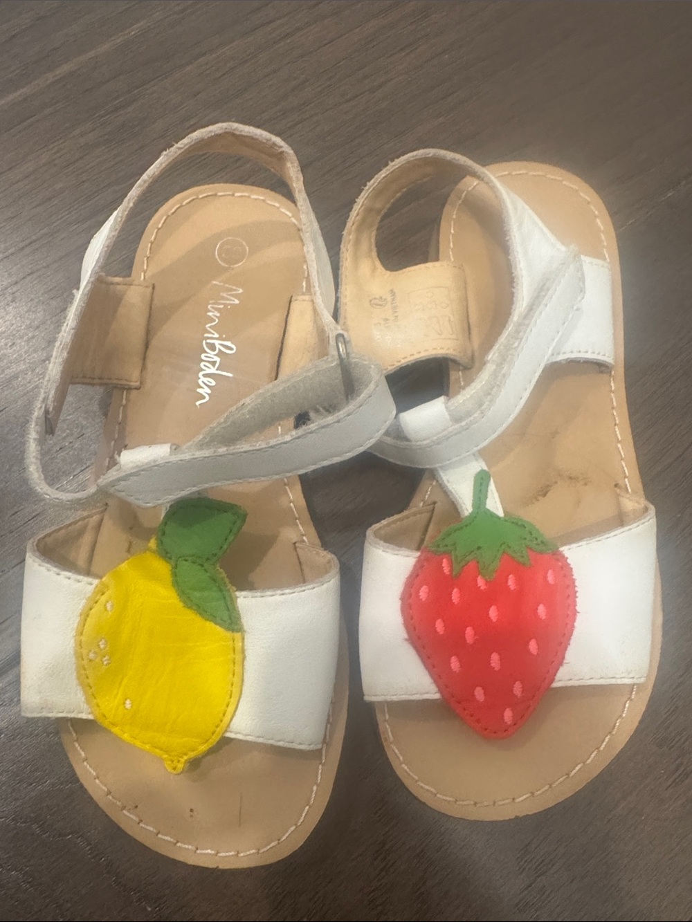 Mini Boden White Leather Kids Sandals with Lemon and Strawberry Appliqués